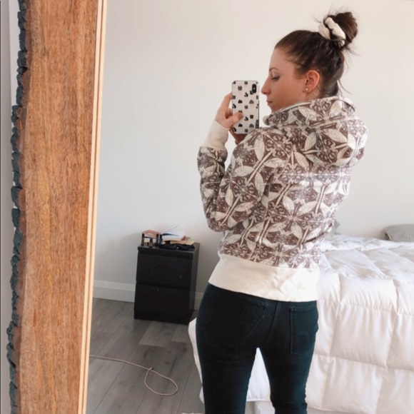 Rare Lululemon Scuba Yoga Hoodie - Picture 2 of 8